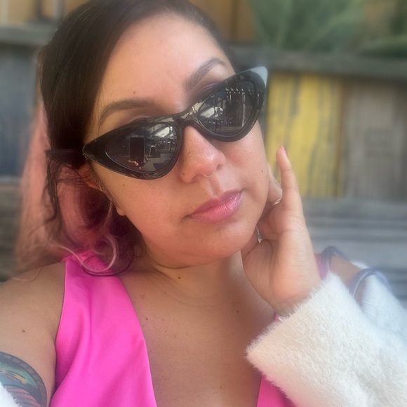 Meet your Posher, Jade - Picture 1 of 1